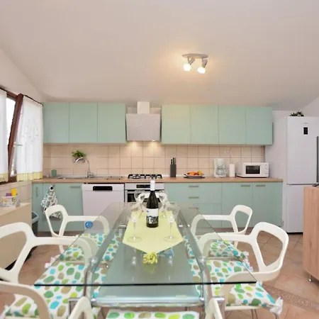 House Marlu Holiday home *