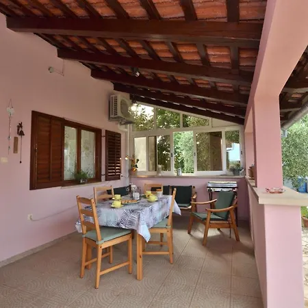 House Marlu Holiday home