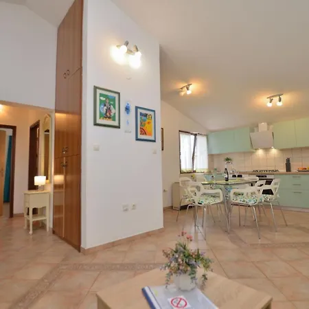 Дом отдыха House Marlu Rakalj