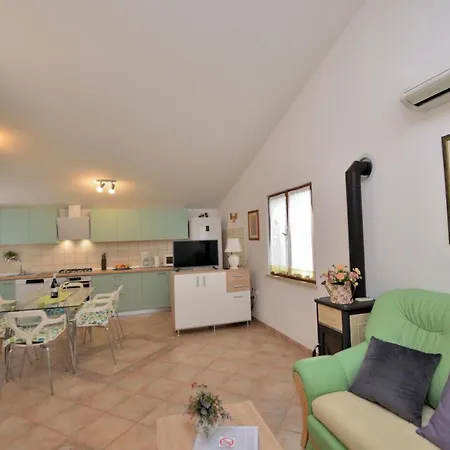 Дом отдыха House Marlu Rakalj